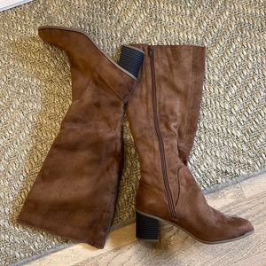 Brown Universal Thread Boots